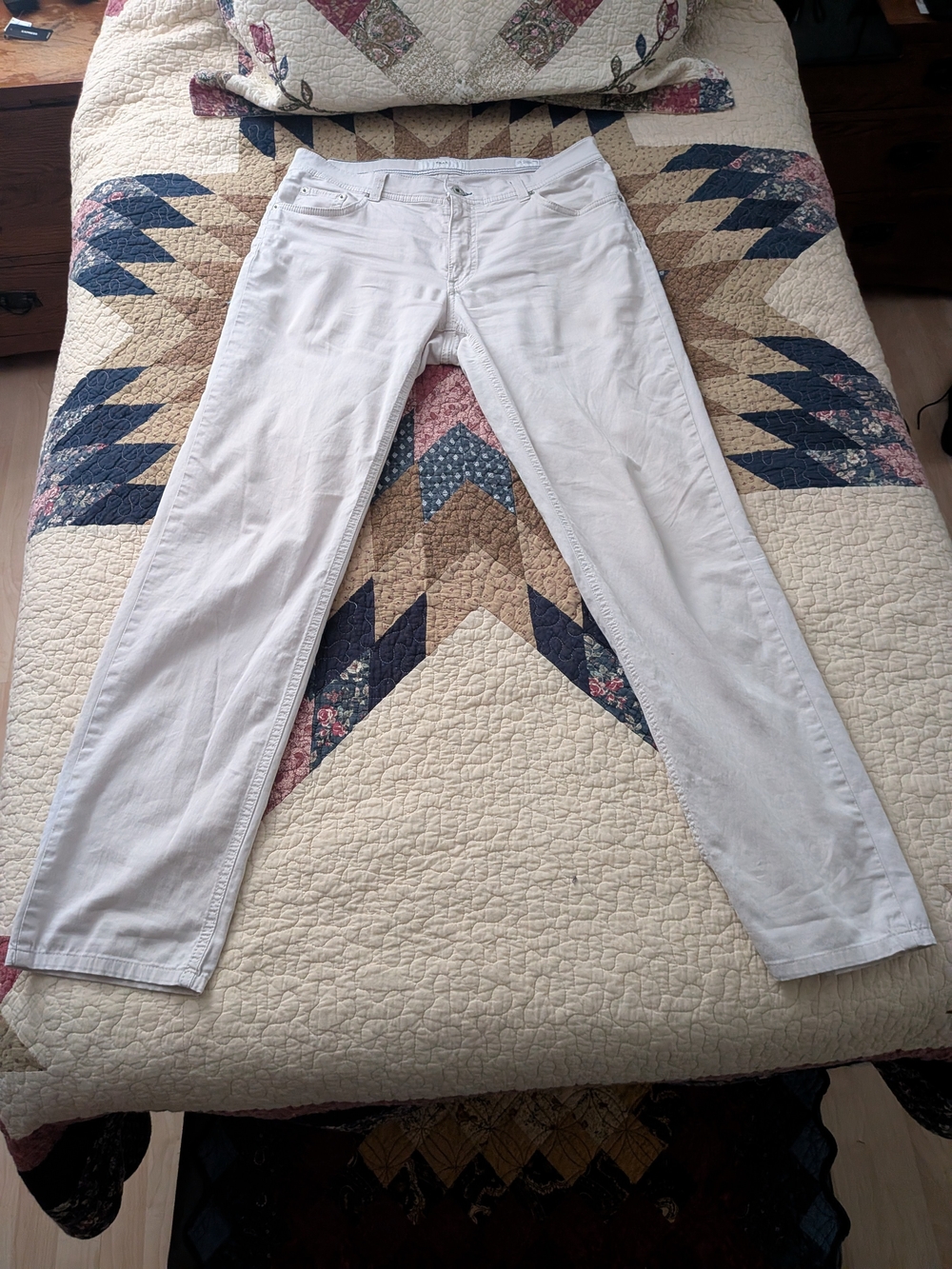 Brax Men’s "Cooper Fancy" regular Jeans in White — Classic Clean Look 34x32